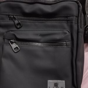 Stylish Black Messenger Lior Unisex Cross Body Bag New Handle & Strap